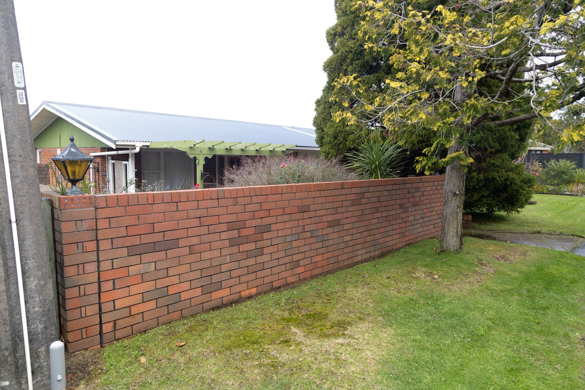 Brick fence after cleaning